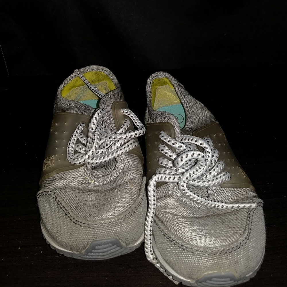 Boys sneakers
